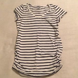 Old navy maternity top size M